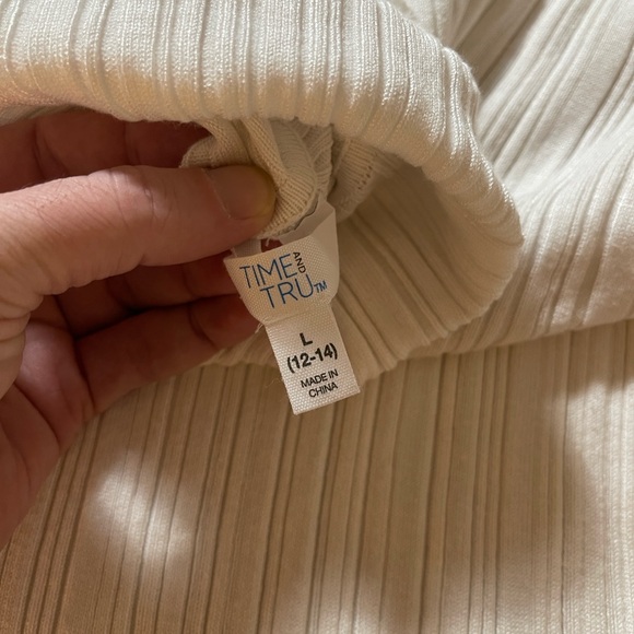 Time and Tru Off-White Ribbed Sweater - Picture 2 of 8